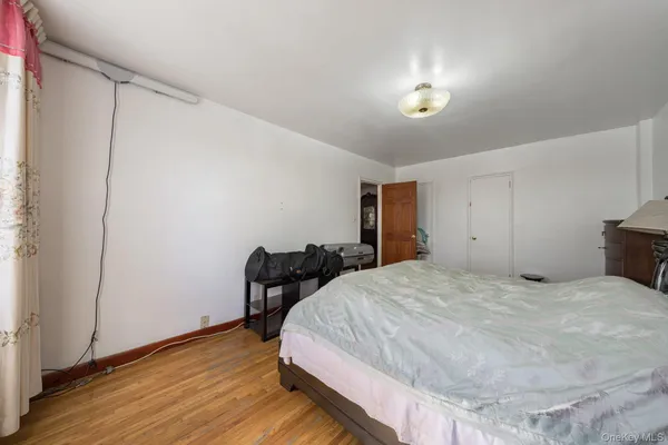$220,000 | 143-50 Hoover Avenue, Unit 306 | Briarwood