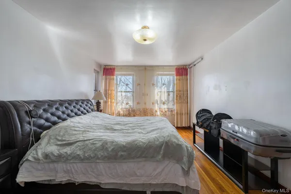 $220,000 | 143-50 Hoover Avenue, Unit 306 | Briarwood