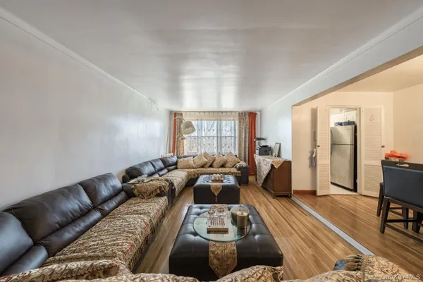 $220,000 | 143-50 Hoover Avenue, Unit 306 | Briarwood