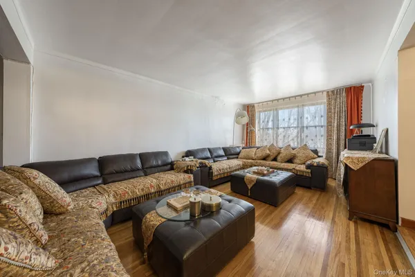 $220,000 | 143-50 Hoover Avenue, Unit 306 | Briarwood