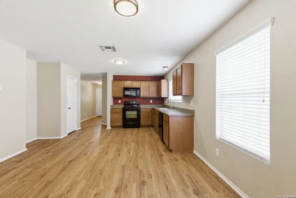 $1,675 | 213 Cactus Patch, Selma, TX 78154