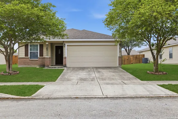 $1,675 | 213 Cactus Patch, Selma, TX 78154