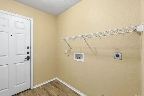 $1,675 | 213 Cactus Patch, Selma, TX 78154