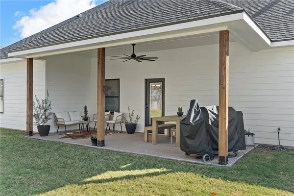 a view of outdoor space yard and patio