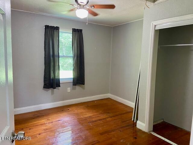 178180 Hillside Road Oak Ridge, TN 37830 - Photo 5 of 25 an empty room with window