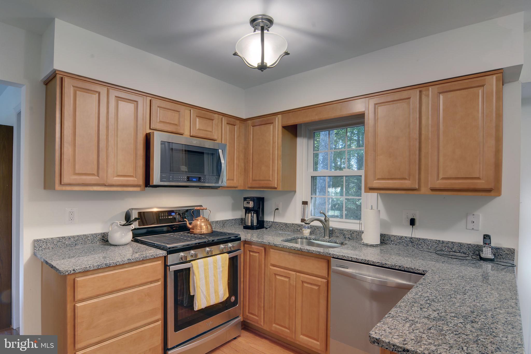 8811 Cuttermill Place Springfield, VA 22153 - Photo 5 of 12 Gas Stove