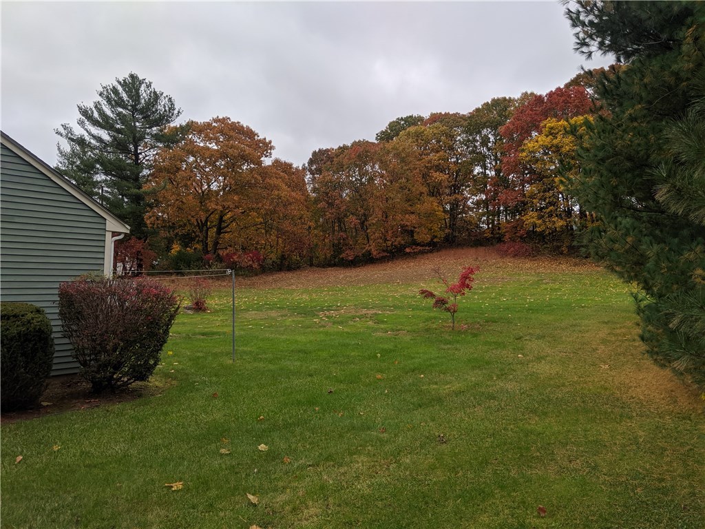 28 Tara Lane Woonsocket, RI 02895 - Photo 3 of 28 Gallery Image 3