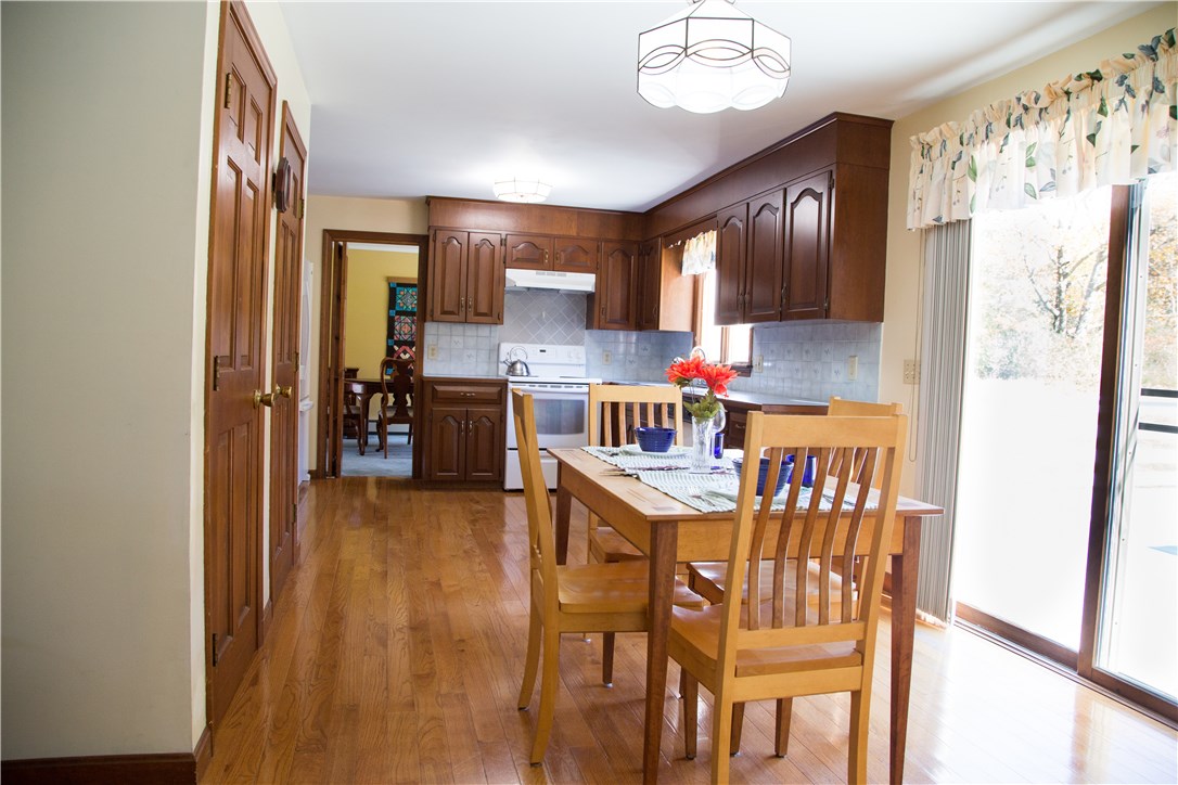 28 Tara Lane Woonsocket, RI 02895 - Photo 9 of 28 Gallery Image 9