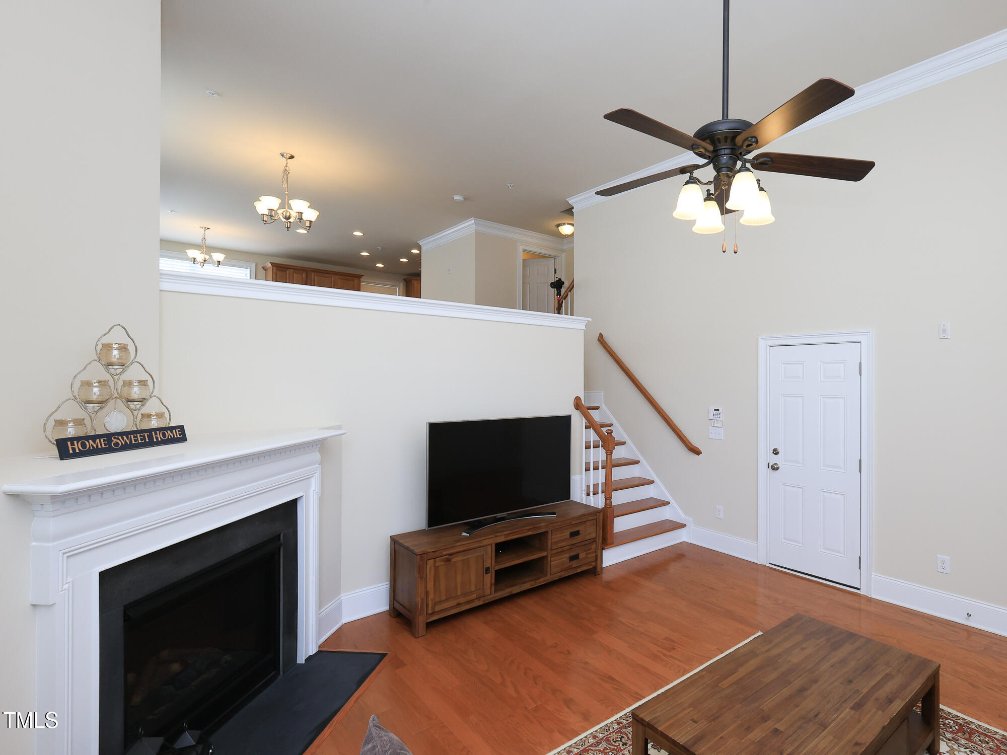10529 Sablewood Drive, Unit 116 Raleigh, NC 27617 - Photo 11 of 57 014_10529_sablewood_116_living_rm