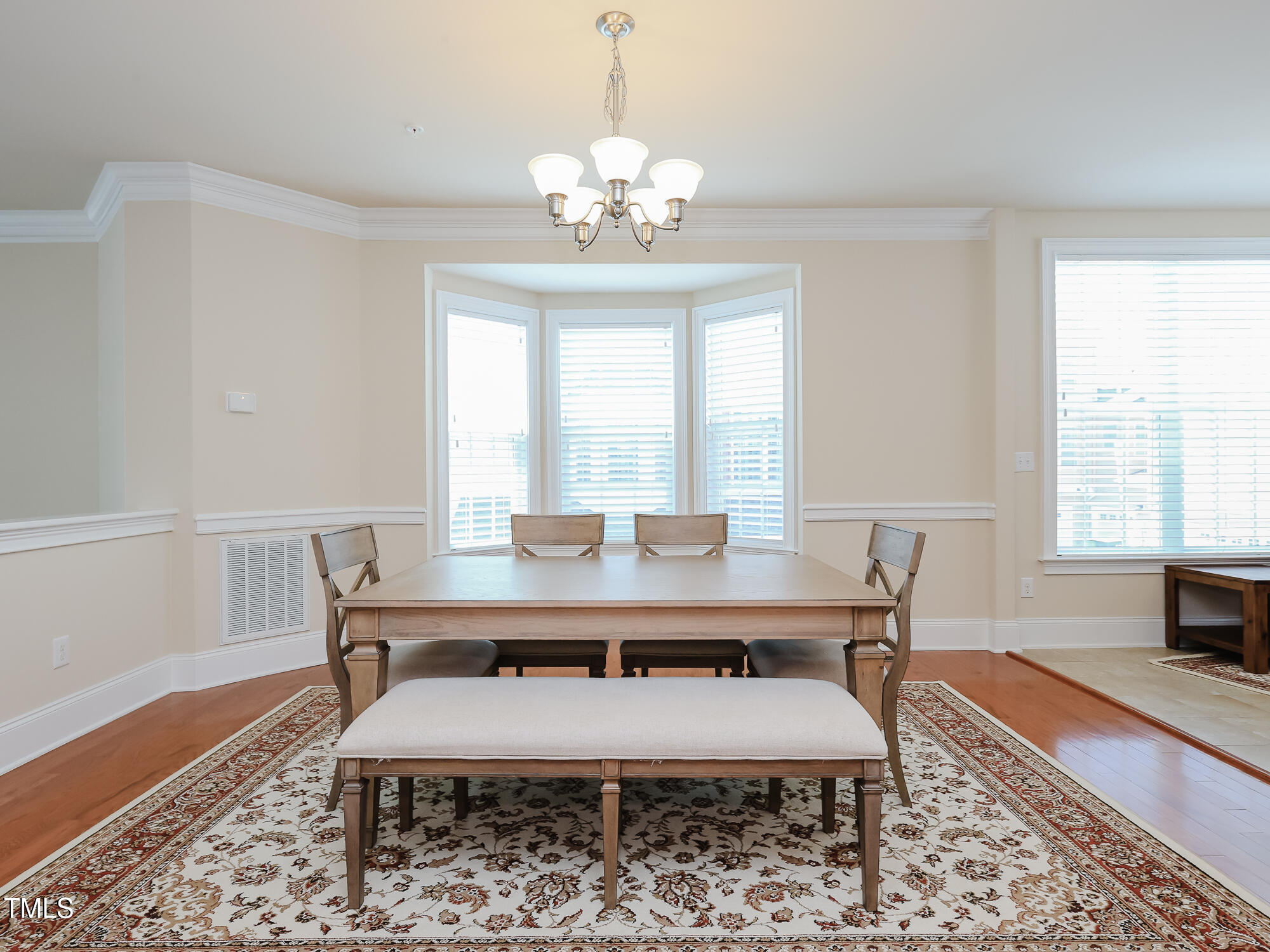 10529 Sablewood Drive, Unit 116 Raleigh, NC 27617 - Photo 13 of 57 018_10529_sablewood_116_dining