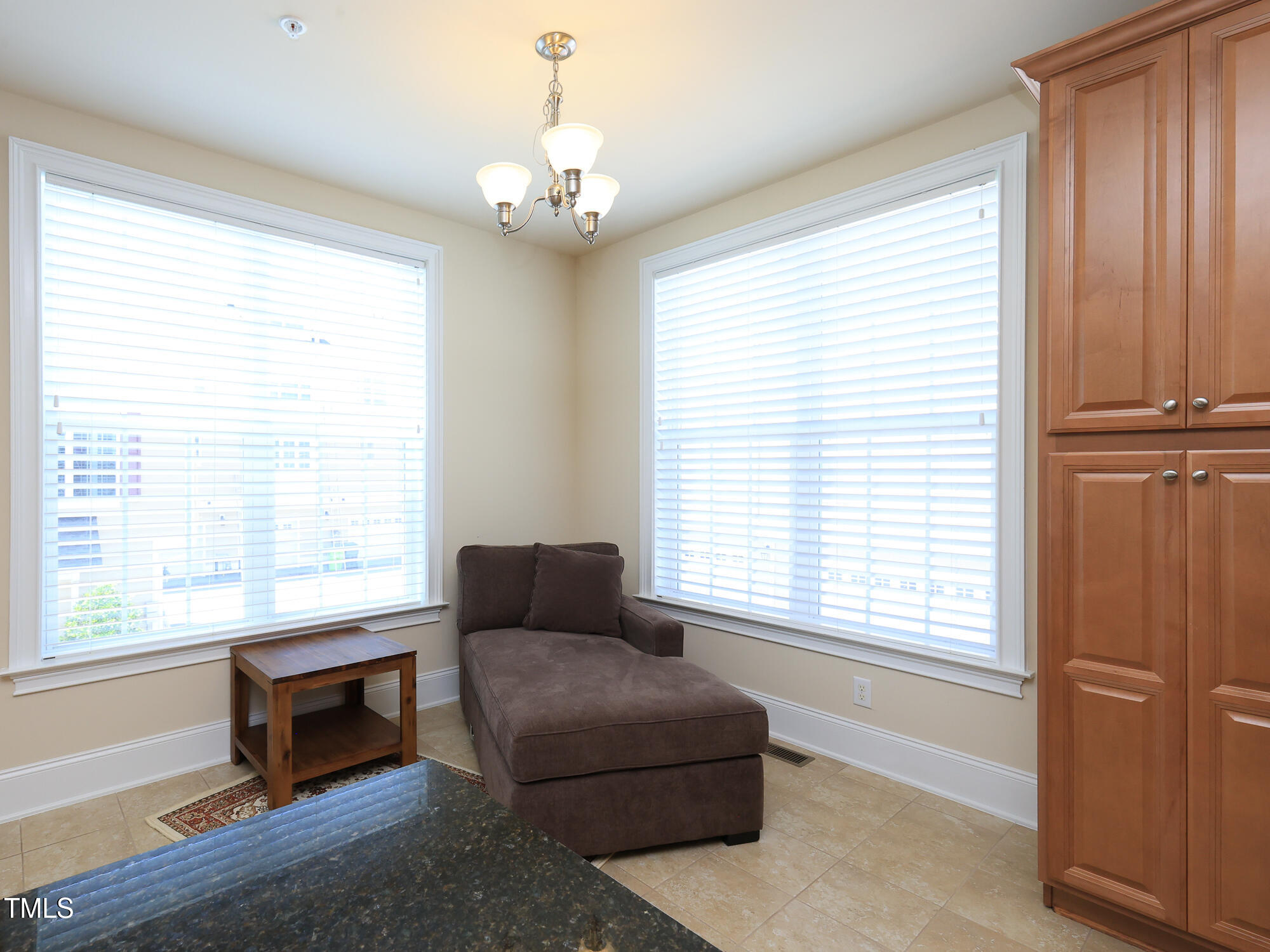 10529 Sablewood Drive, Unit 116 Raleigh, NC 27617 - Photo 24 of 57 027_10529_sablewood_116_kitchen