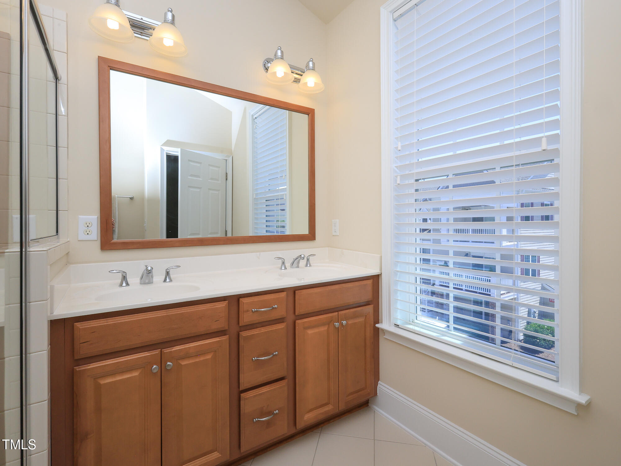 10529 Sablewood Drive, Unit 116 Raleigh, NC 27617 - Photo 34 of 57 045_10529_sablewood_116_primary_bath