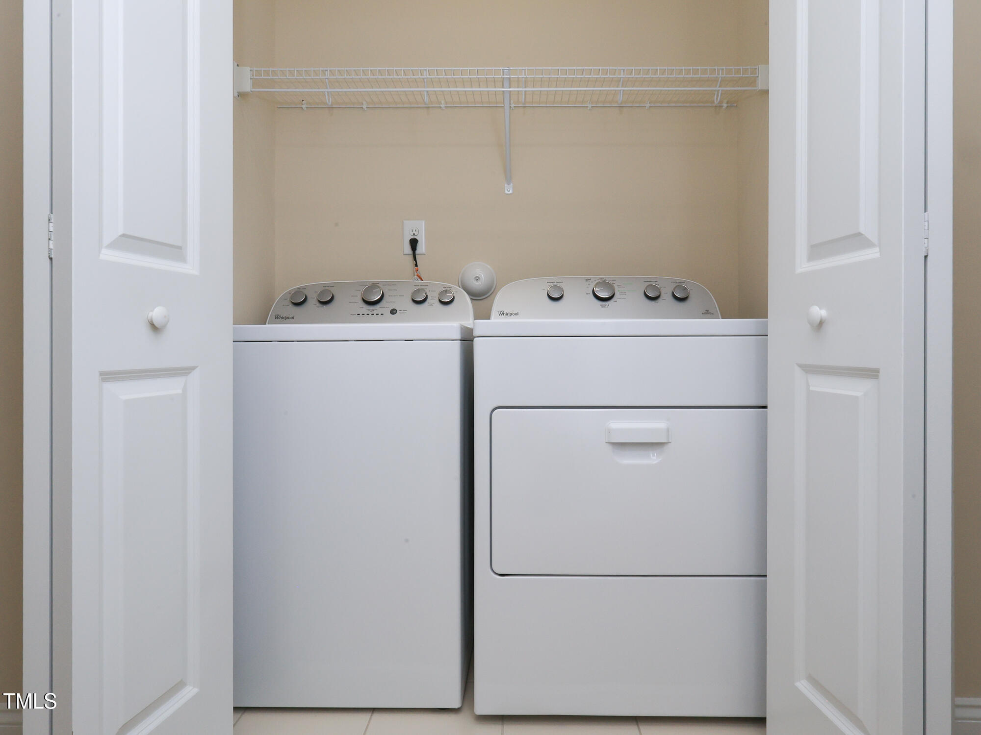 10529 Sablewood Drive, Unit 116 Raleigh, NC 27617 - Photo 45 of 57 067_10529_sablewood_116_laundry