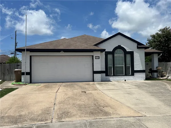 $2,200 | 3925 Esquire Drive, Corpus Christi, TX 78414