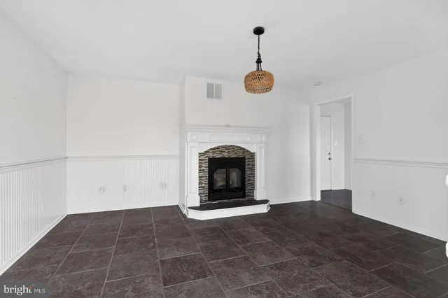 a bathroom with a tub