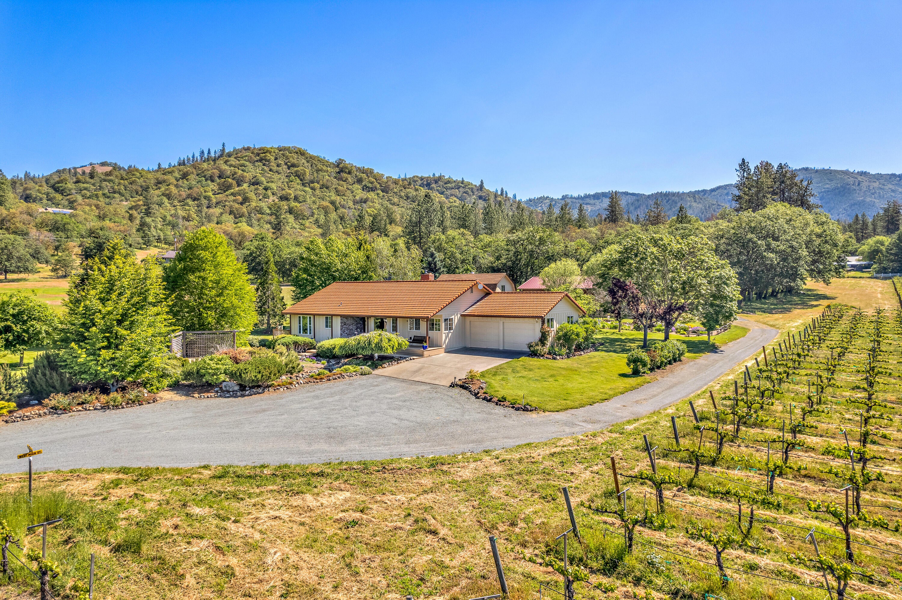 1494 Kubli Road Grants Pass, OR 97527 - Photo 42 of 67 DJI_0906