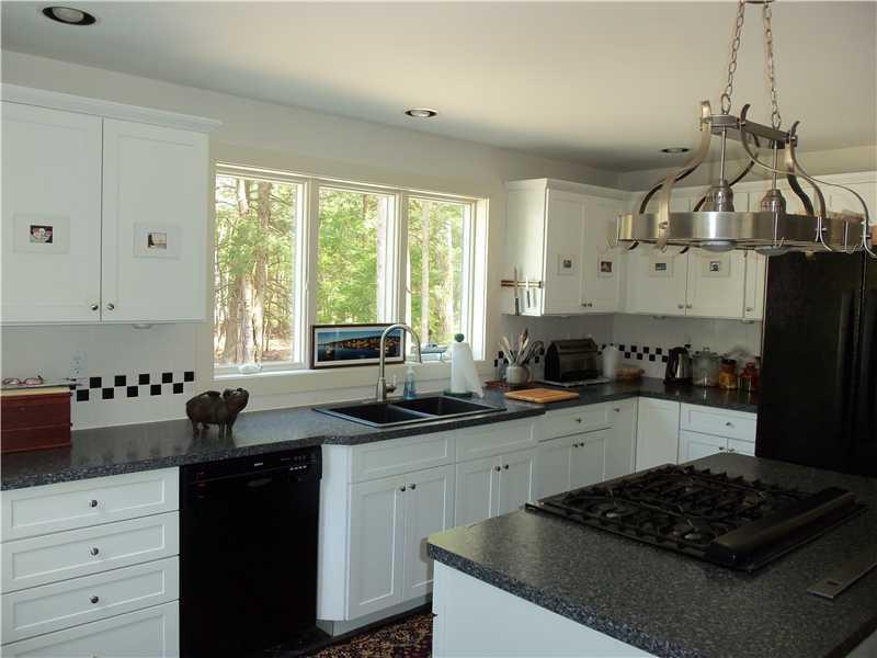 58 Bald Head Road Bath, ME 04530 - Photo 4 of 14 Kitchen.