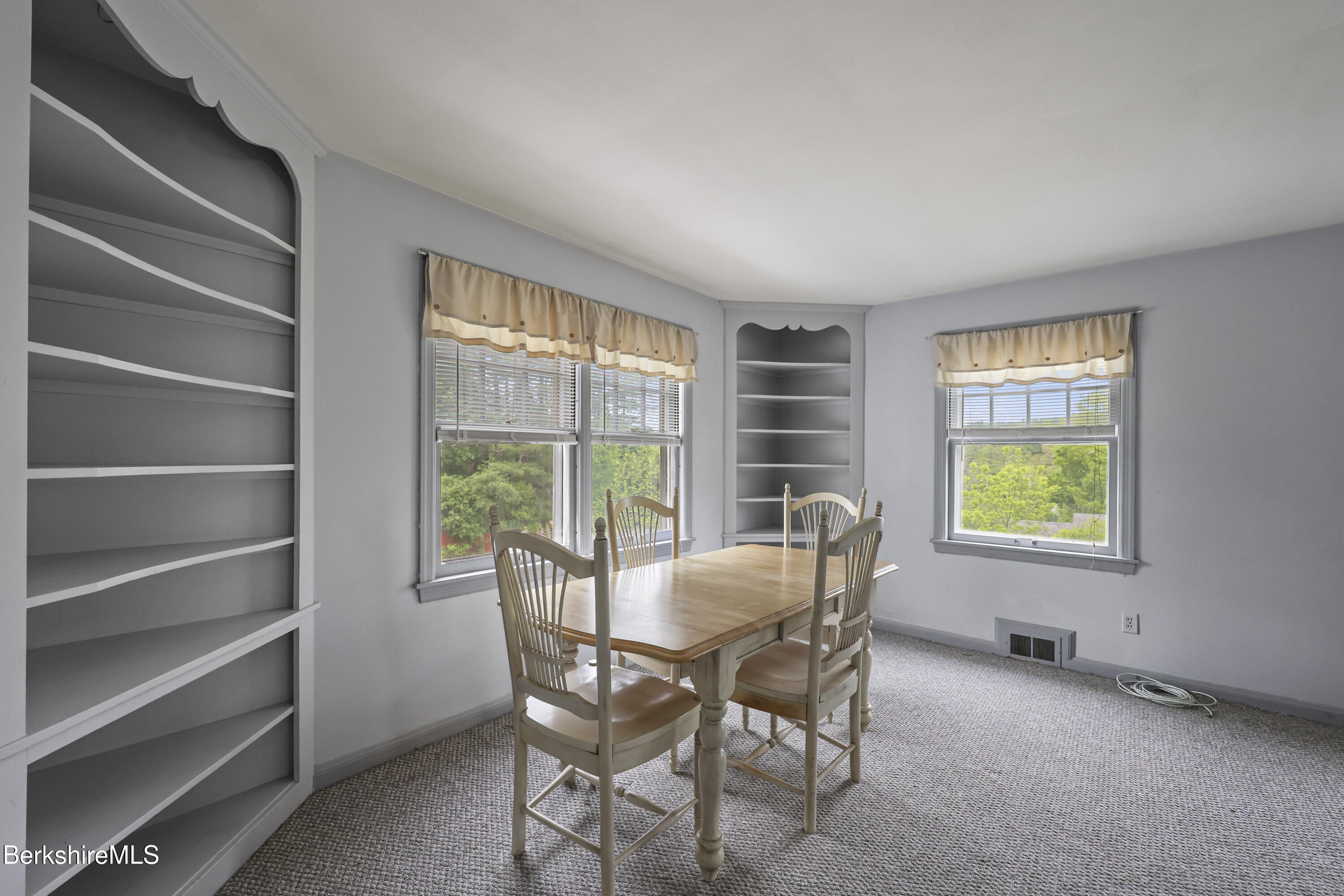 44 Jason Street Pittsfield, MA 01201 - Photo 11 of 41 Dining Room