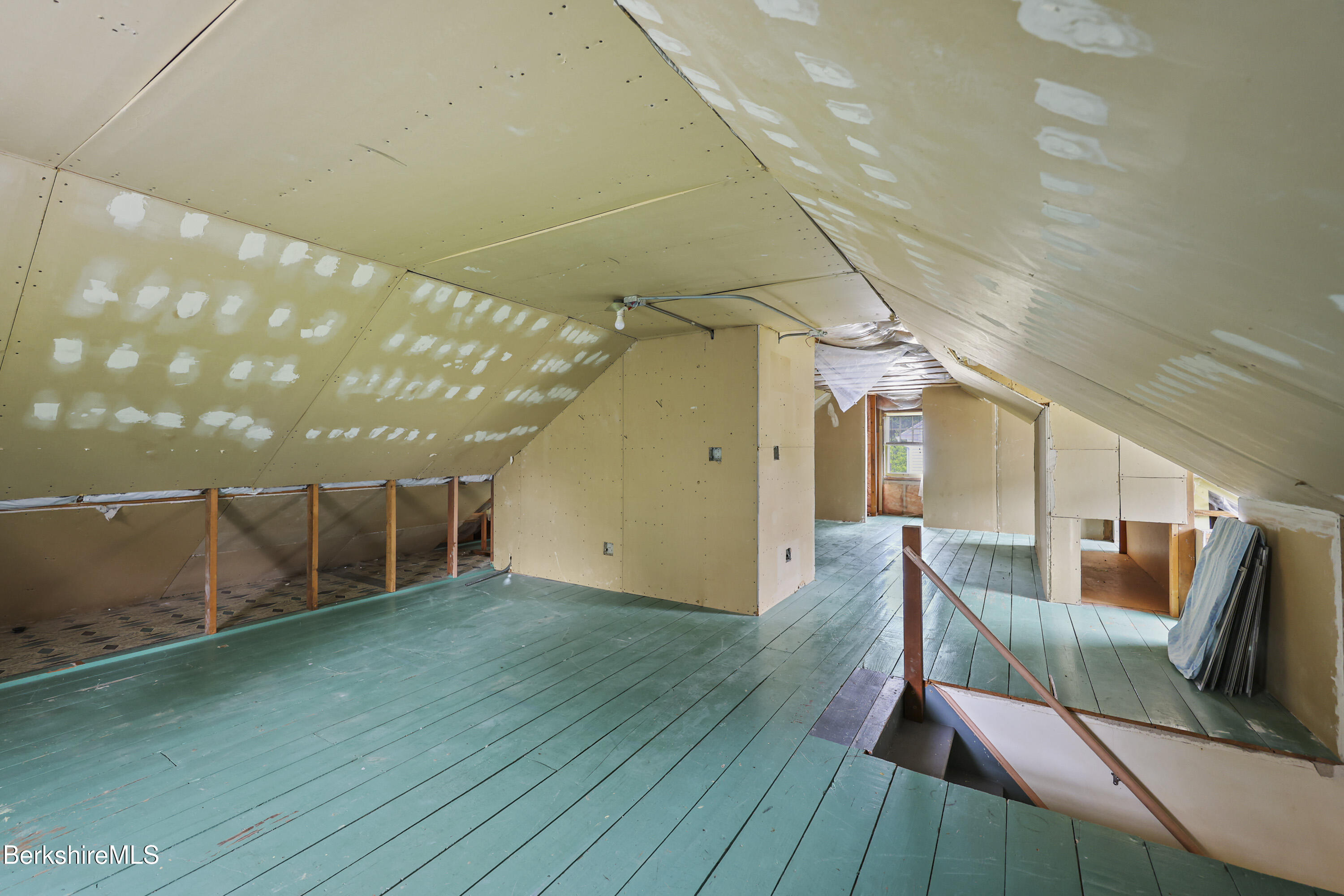 44 Jason Street Pittsfield, MA 01201 - Photo 26 of 41 Attic