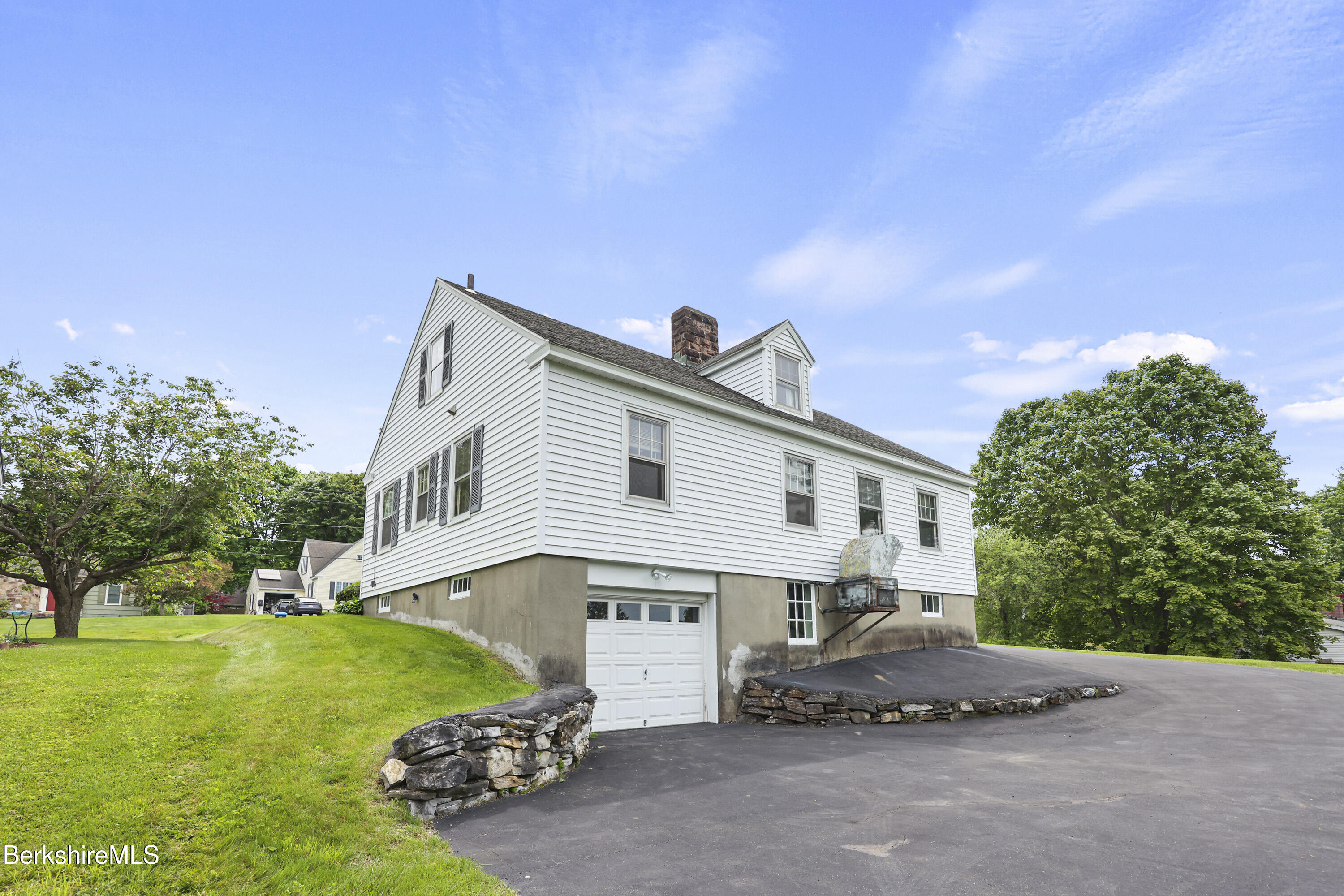 44 Jason Street Pittsfield, MA 01201 - Photo 30 of 41 Exterior Back