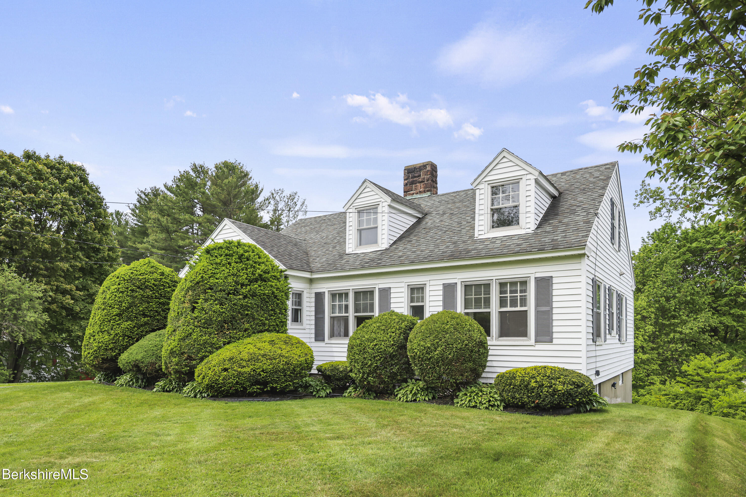 44 Jason Street Pittsfield, MA 01201 - Photo 3 of 41 Exterior Front