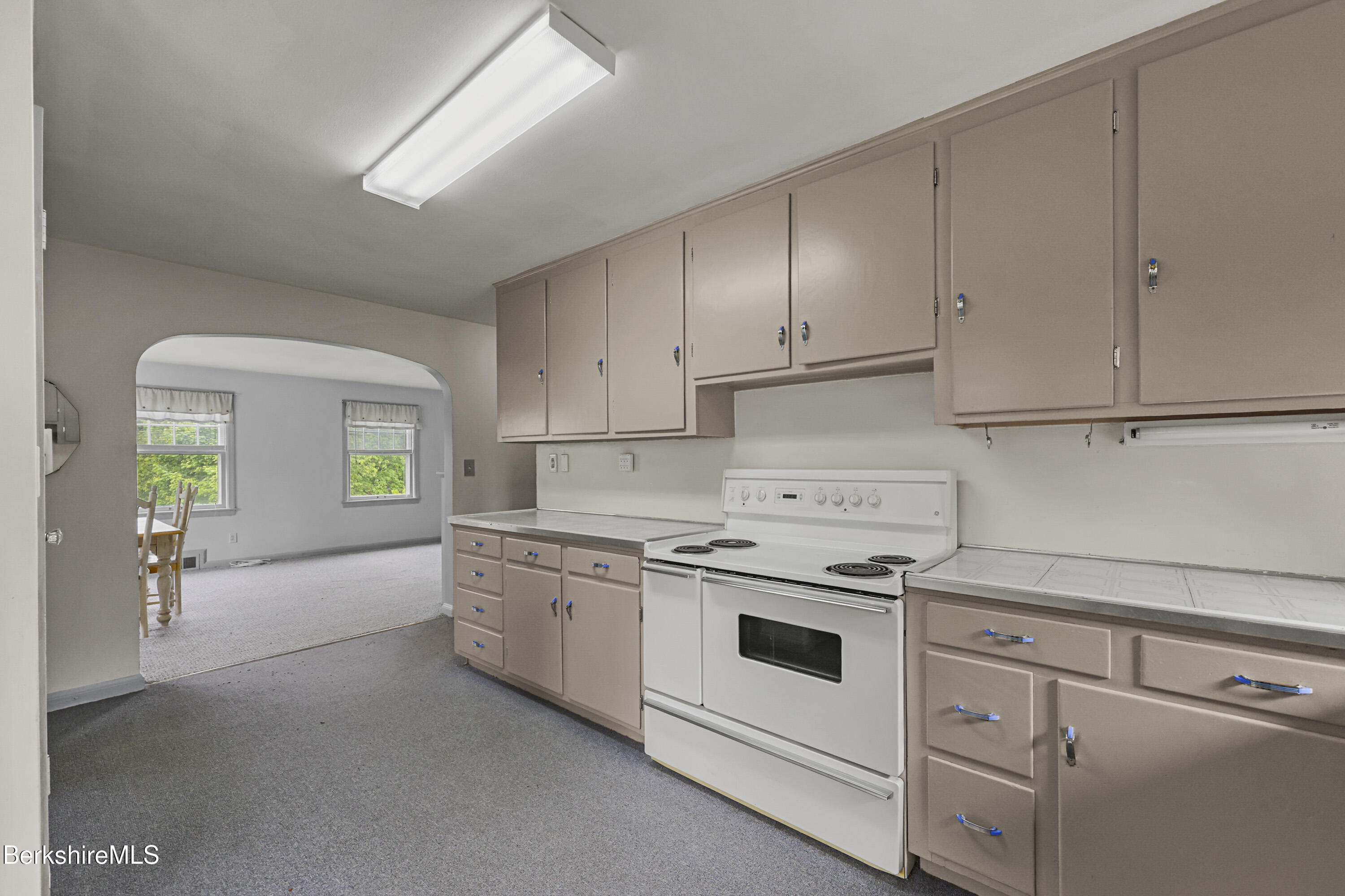 44 Jason Street Pittsfield, MA 01201 - Photo 9 of 41 Kitchen