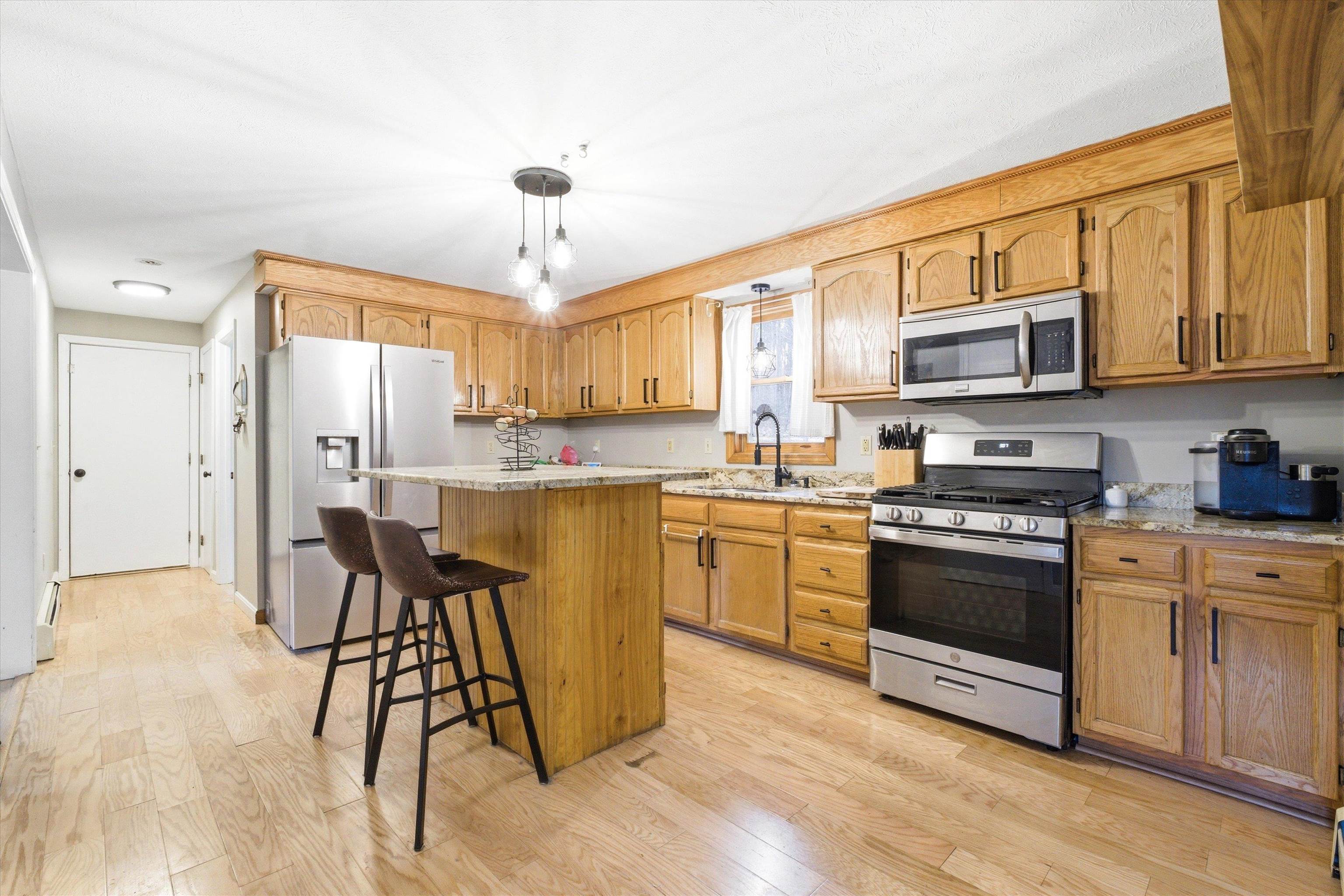 409 Hackett Hill Road Hooksett, NH 03106 - Photo 12 of 52