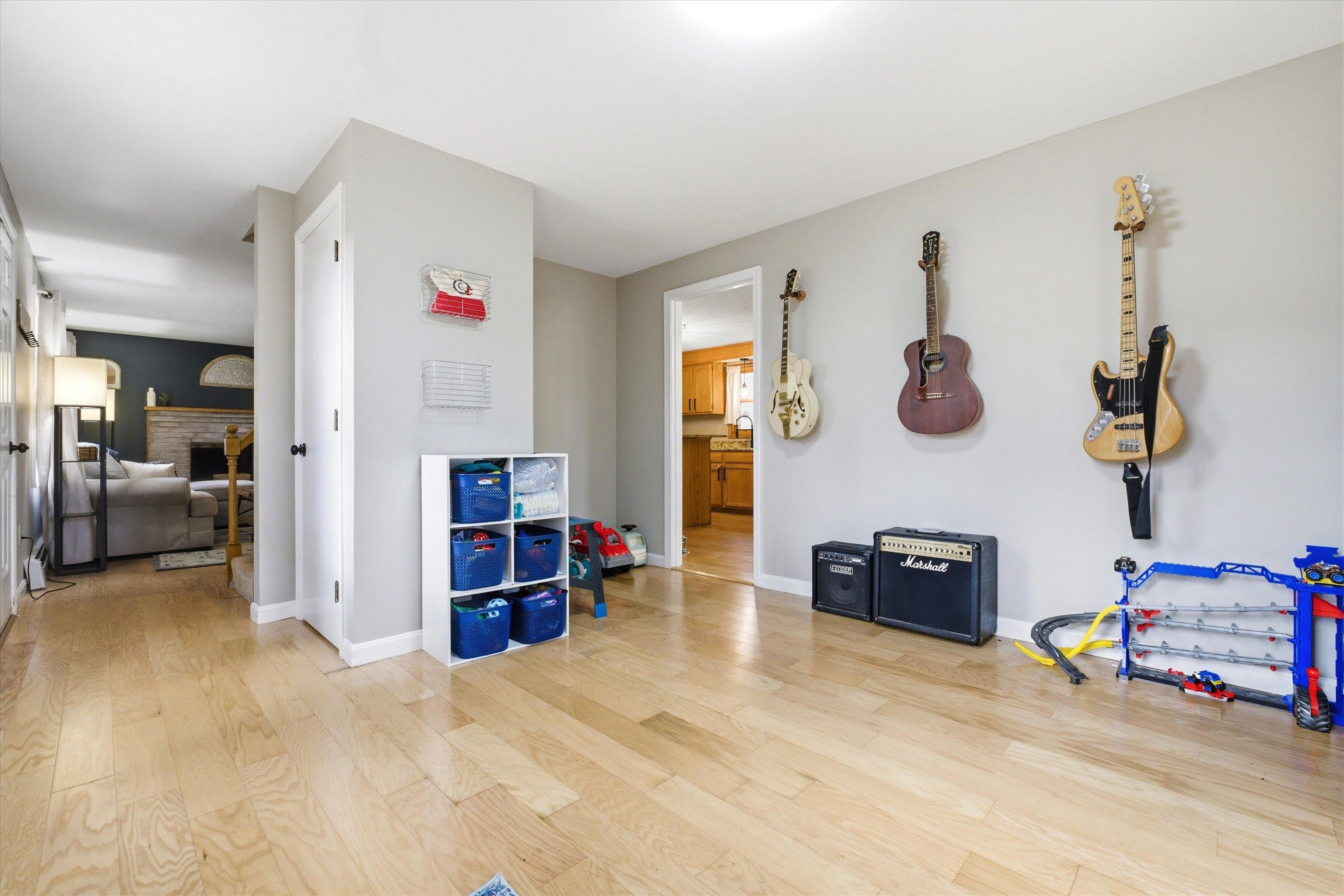 409 Hackett Hill Road Hooksett, NH 03106 - Photo 17 of 52