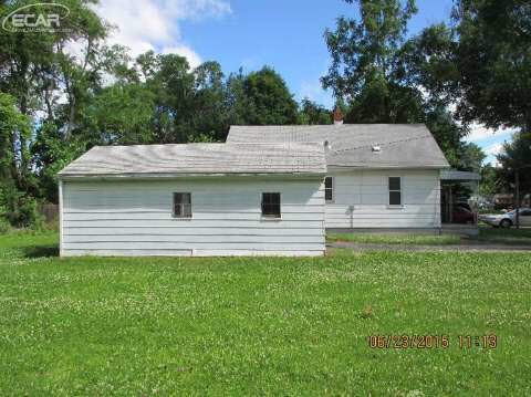 1590 Eberly Road Flint, MI 48532 - Photo 4 of 24 20442068-3.JPG