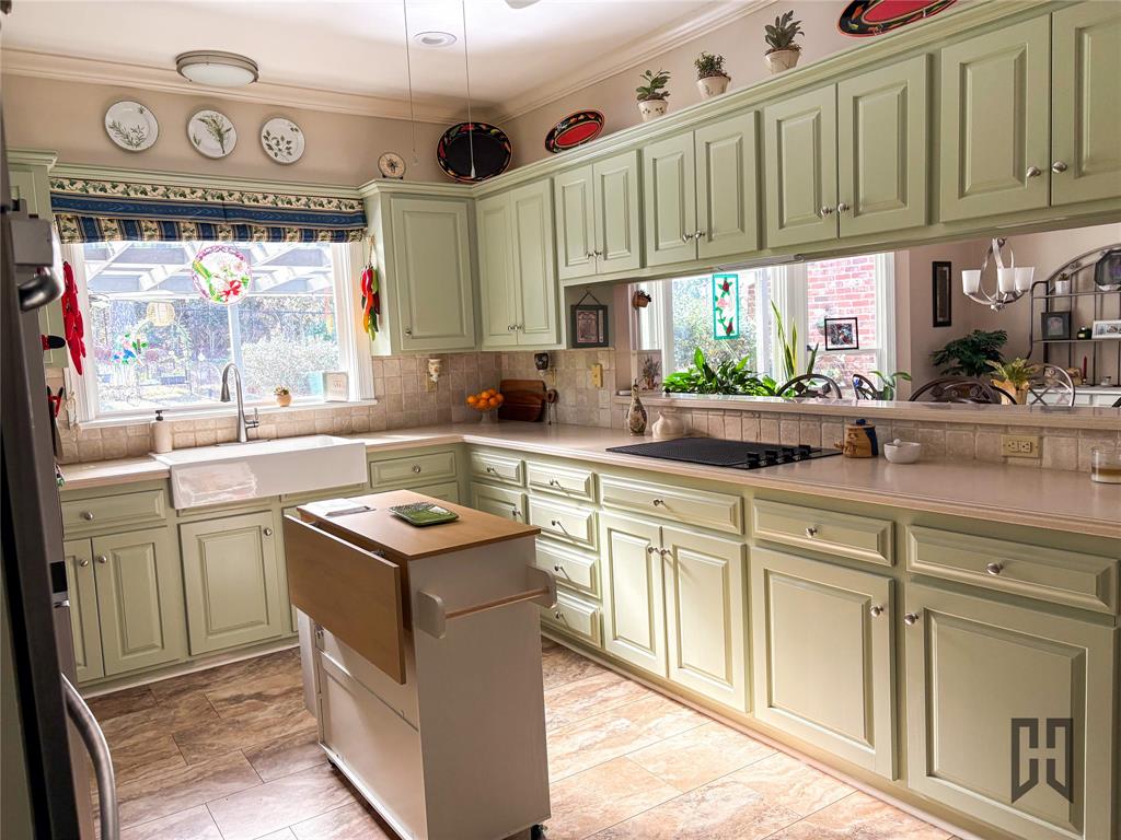 701 Forest Drive Homer, LA 71040 - Photo 13 of 34 Custom cabinetry