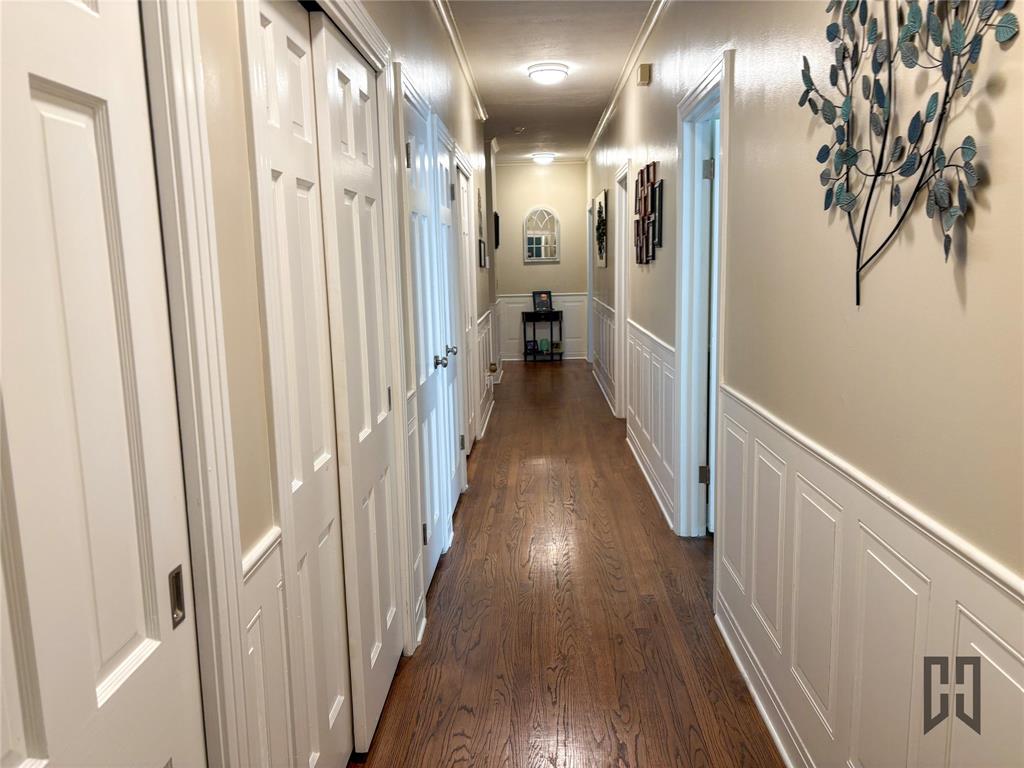 701 Forest Drive Homer, LA 71040 - Photo 16 of 34 Tons of storage all the way down the hallway