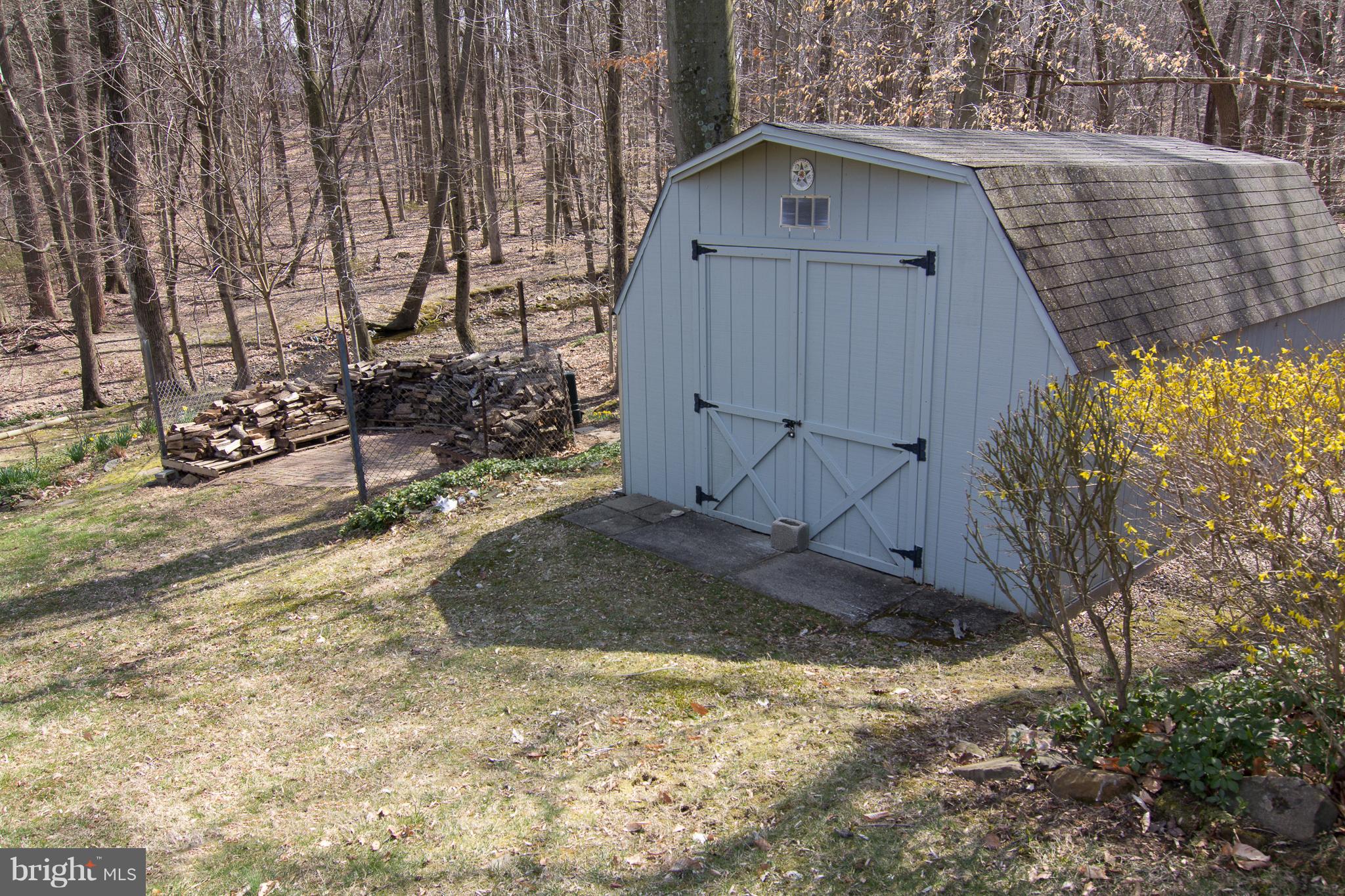 1104 Sturbridge Road Fallston, MD 21047 - Photo 25 of 28 a backyard of a house
