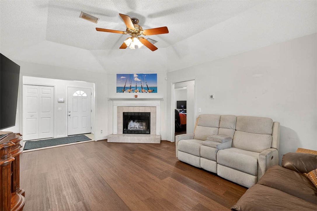 136 Timber Ridge Drive Brunswick, GA 31525 - Photo 7 of 27