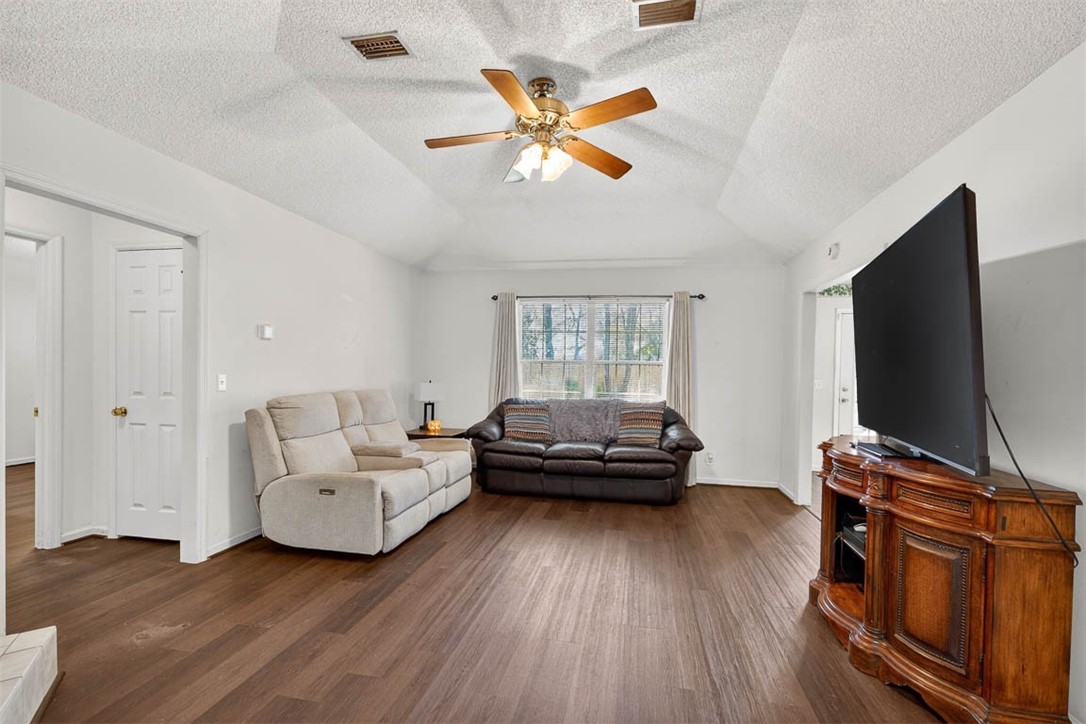 136 Timber Ridge Drive Brunswick, GA 31525 - Photo 9 of 27