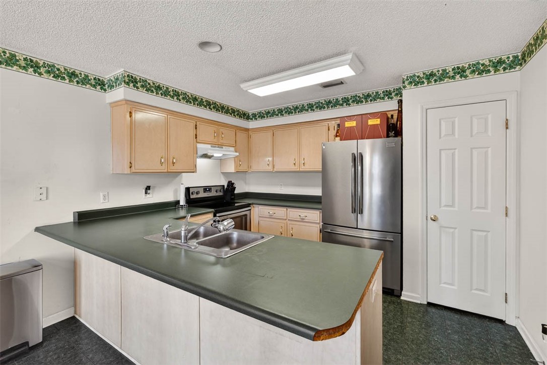 136 Timber Ridge Drive Brunswick, GA 31525 - Photo 10 of 27