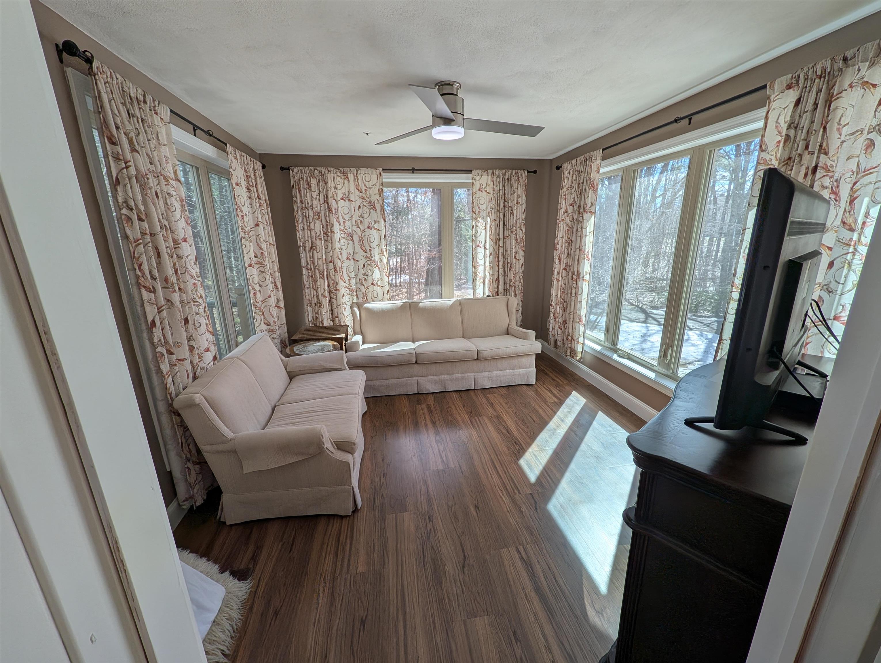 29 Lexington Drive Atkinson, NH 03811 - Photo 11 of 32