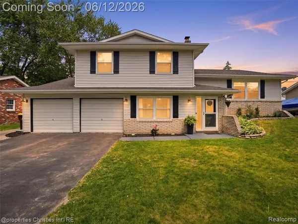 $419,900 | 10378 Barbara Drive, Pinckney, MI 48169