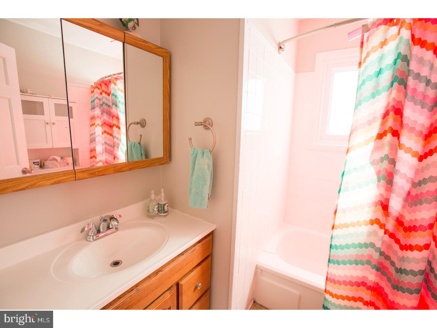 98 Hollow Road Levittown, PA 19056 - Photo 11 of 25 Gallery Image 11