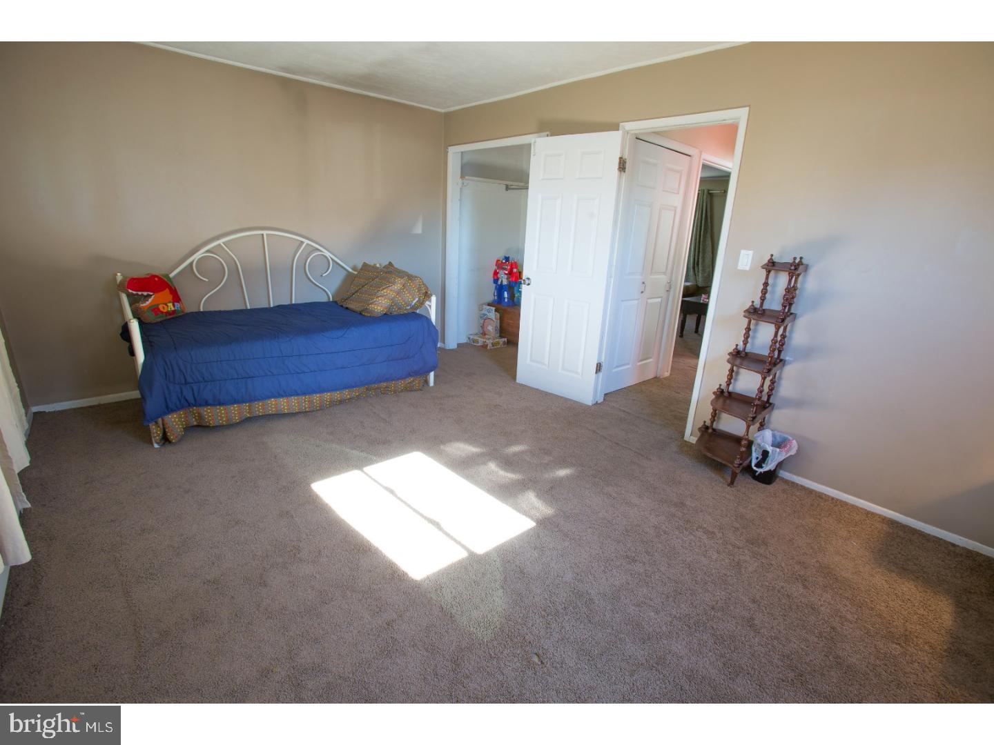 98 Hollow Road Levittown, PA 19056 - Photo 13 of 25 Gallery Image 13