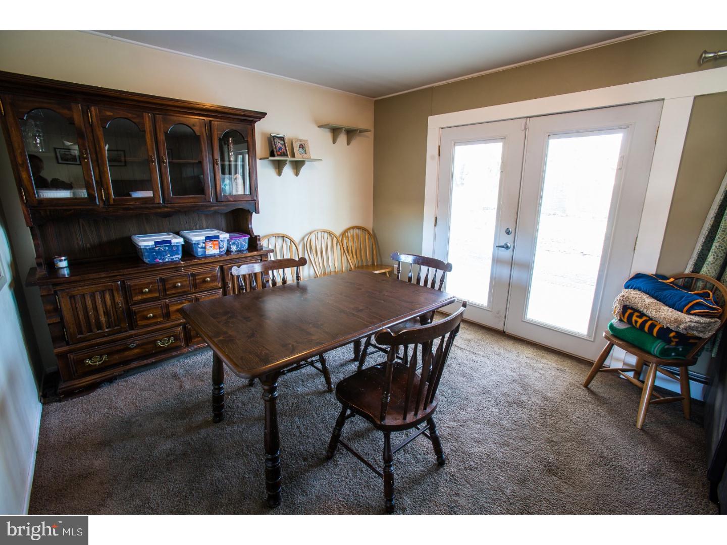 98 Hollow Road Levittown, PA 19056 - Photo 7 of 25 Gallery Image 7