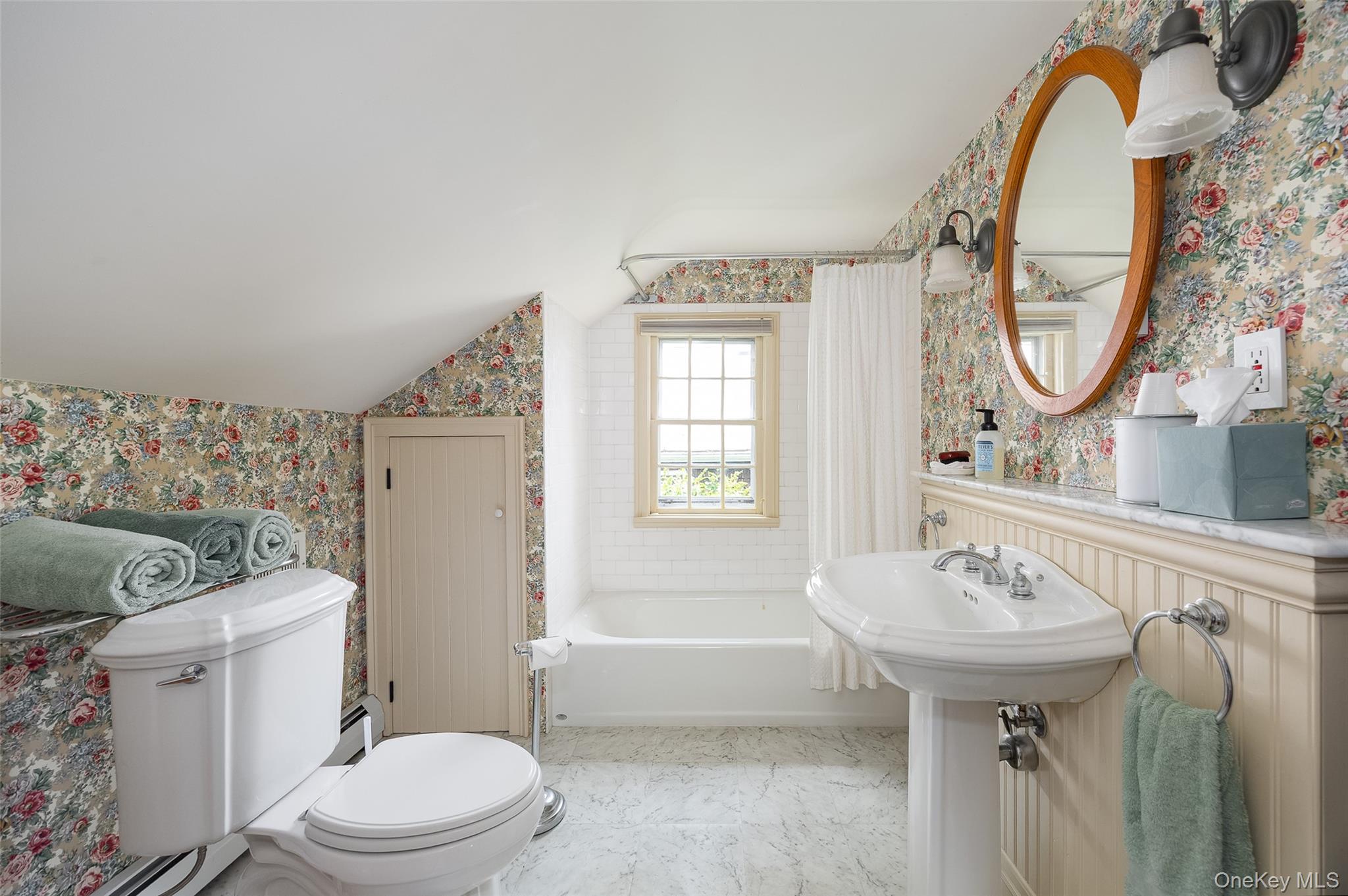 101 Co Rte 19 Hudson, NY 12534 - Photo 16 of 20 2nd floor bathroom