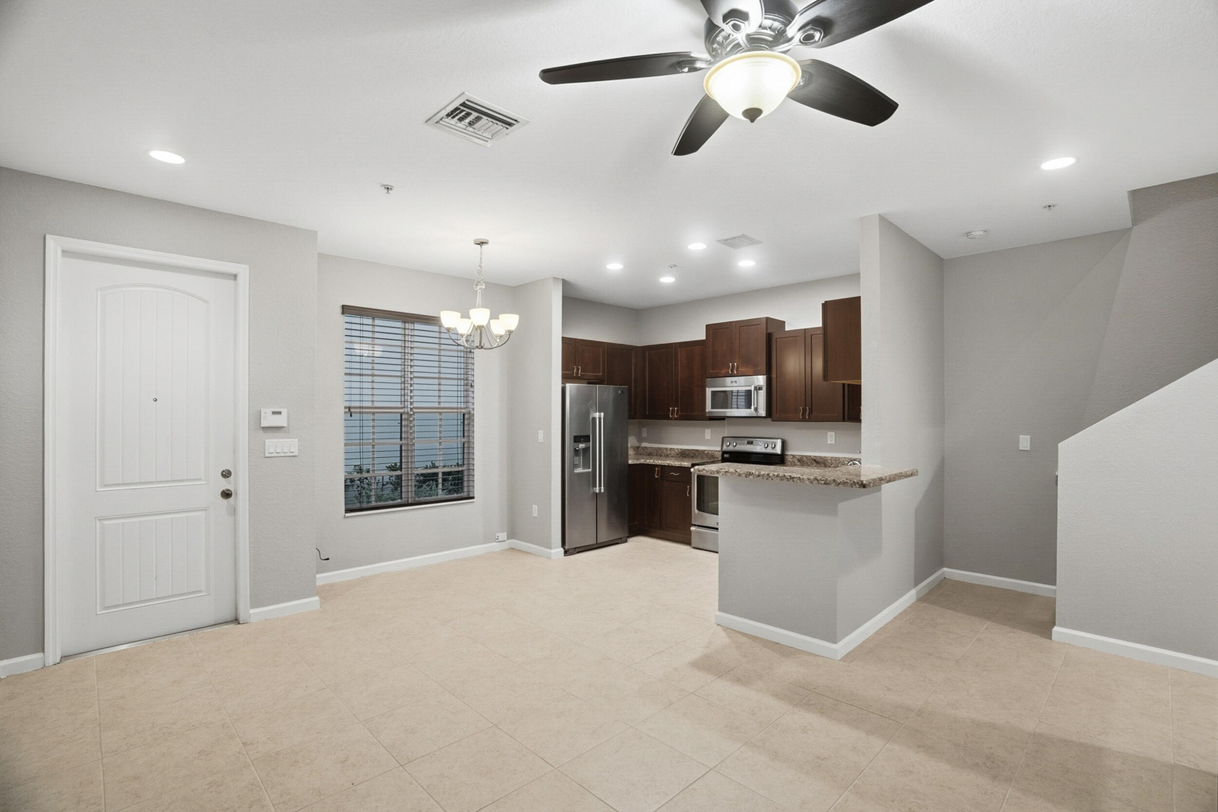 704 Southwest 2nd Way Pompano Beach, FL 33060 - Photo 12 of 34 05