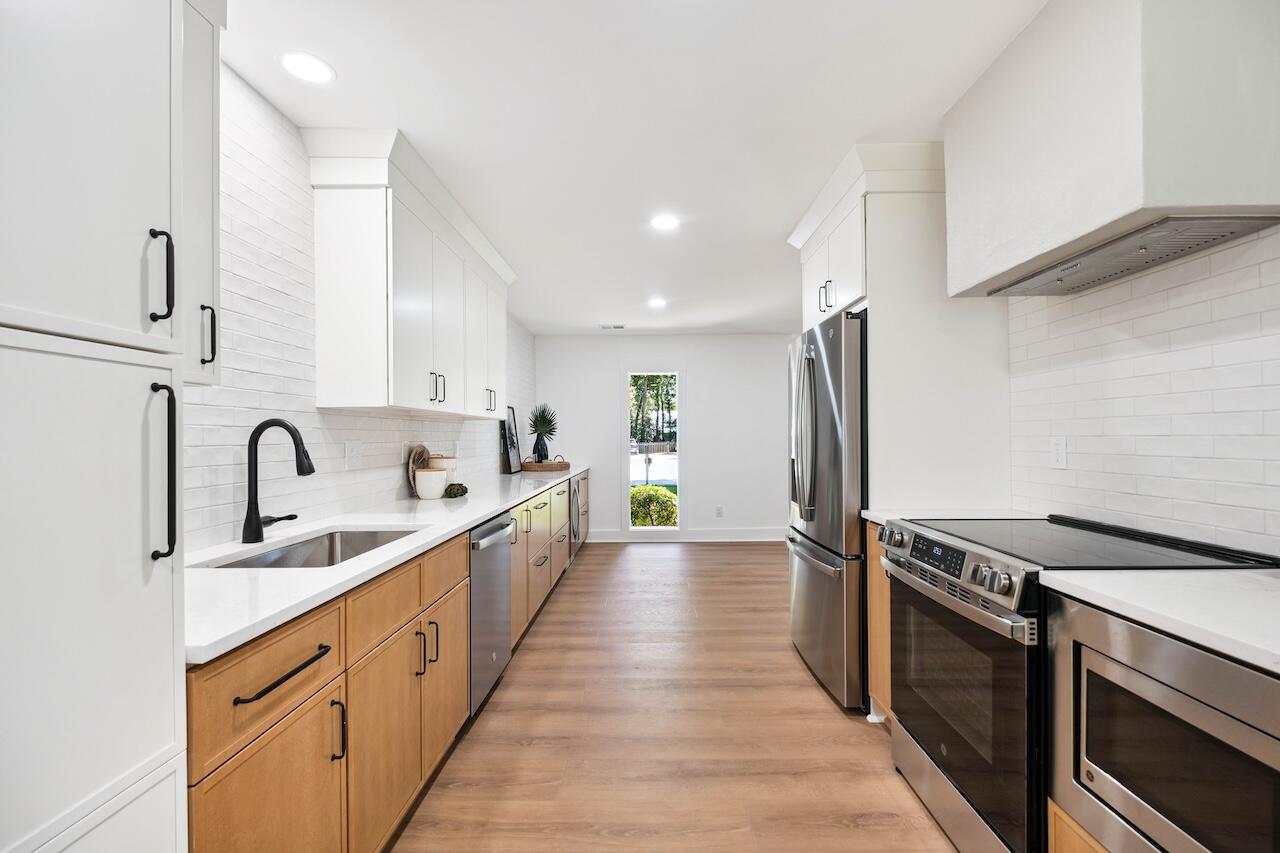 1014 Royalist Road Mount Pleasant, SC 29464 - Photo 11 of 43 1014RoyalistRd-JTPhoto-025