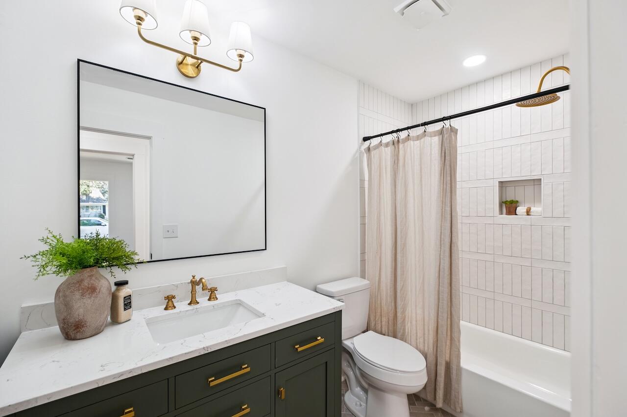 1014 Royalist Road Mount Pleasant, SC 29464 - Photo 36 of 43 1014RoyalistRd-JTPhoto-058