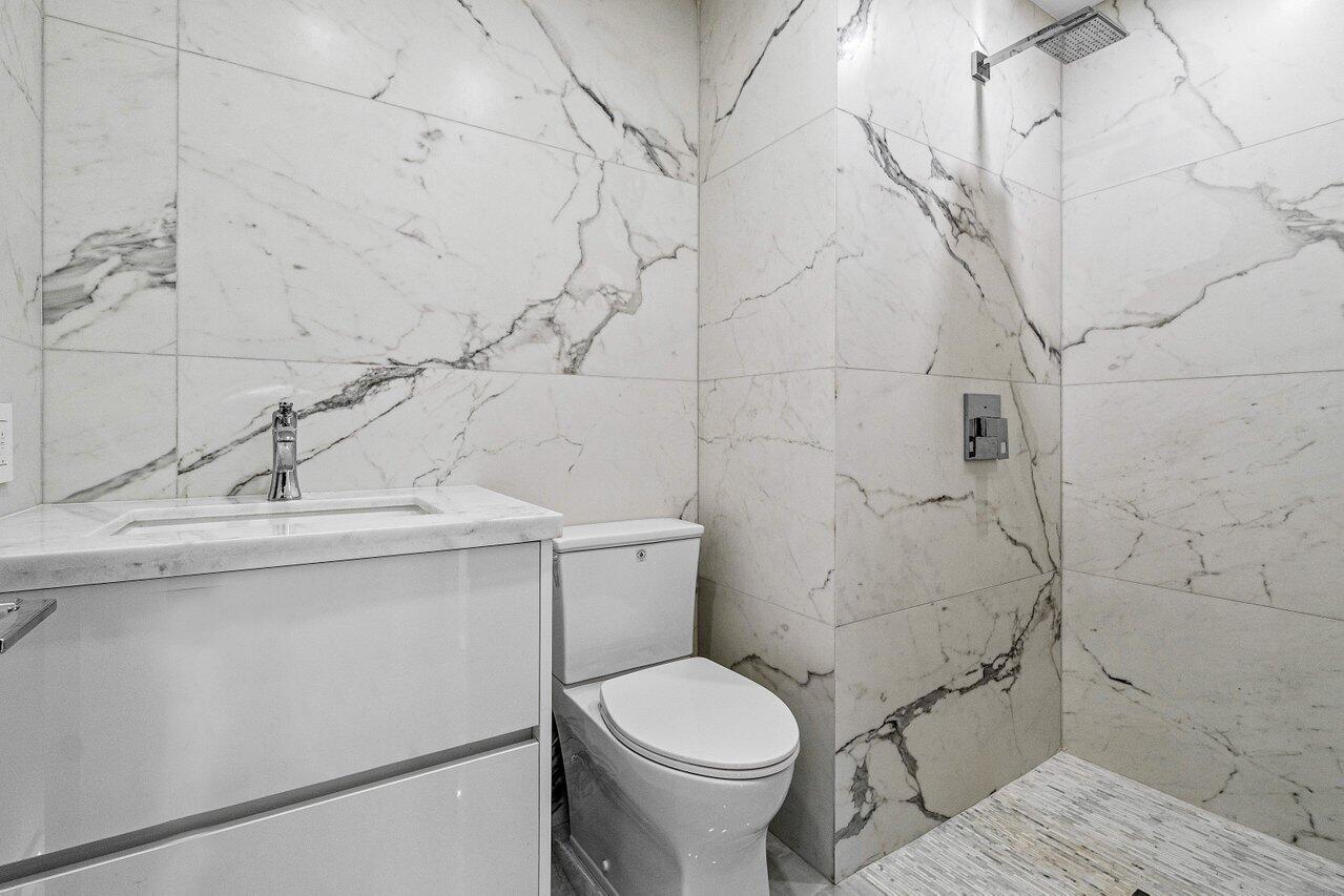 22233 Hollyhock Trail Boca Raton, FL 33433 - Photo 31 of 55 Full Bathroom