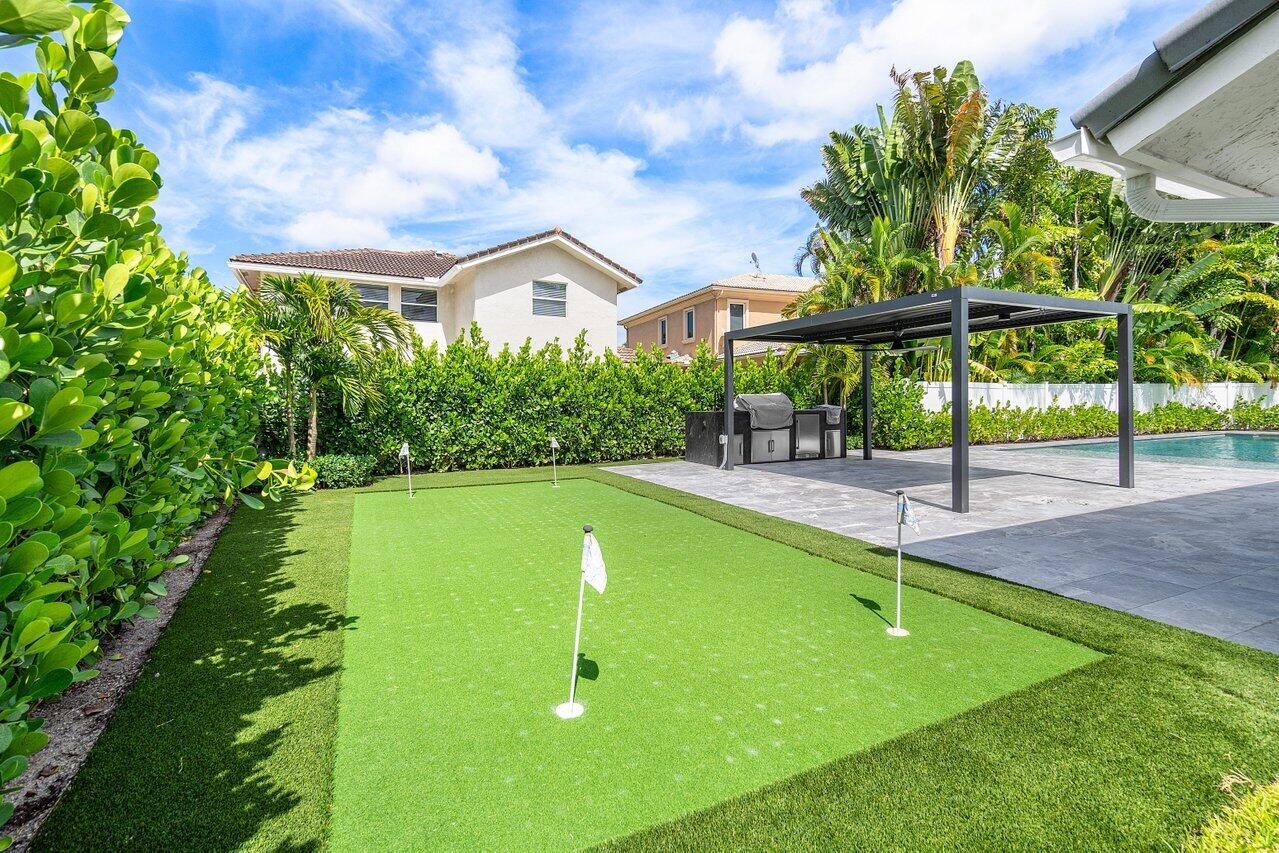 22233 Hollyhock Trail Boca Raton, FL 33433 - Photo 41 of 55 Golf Putting Green