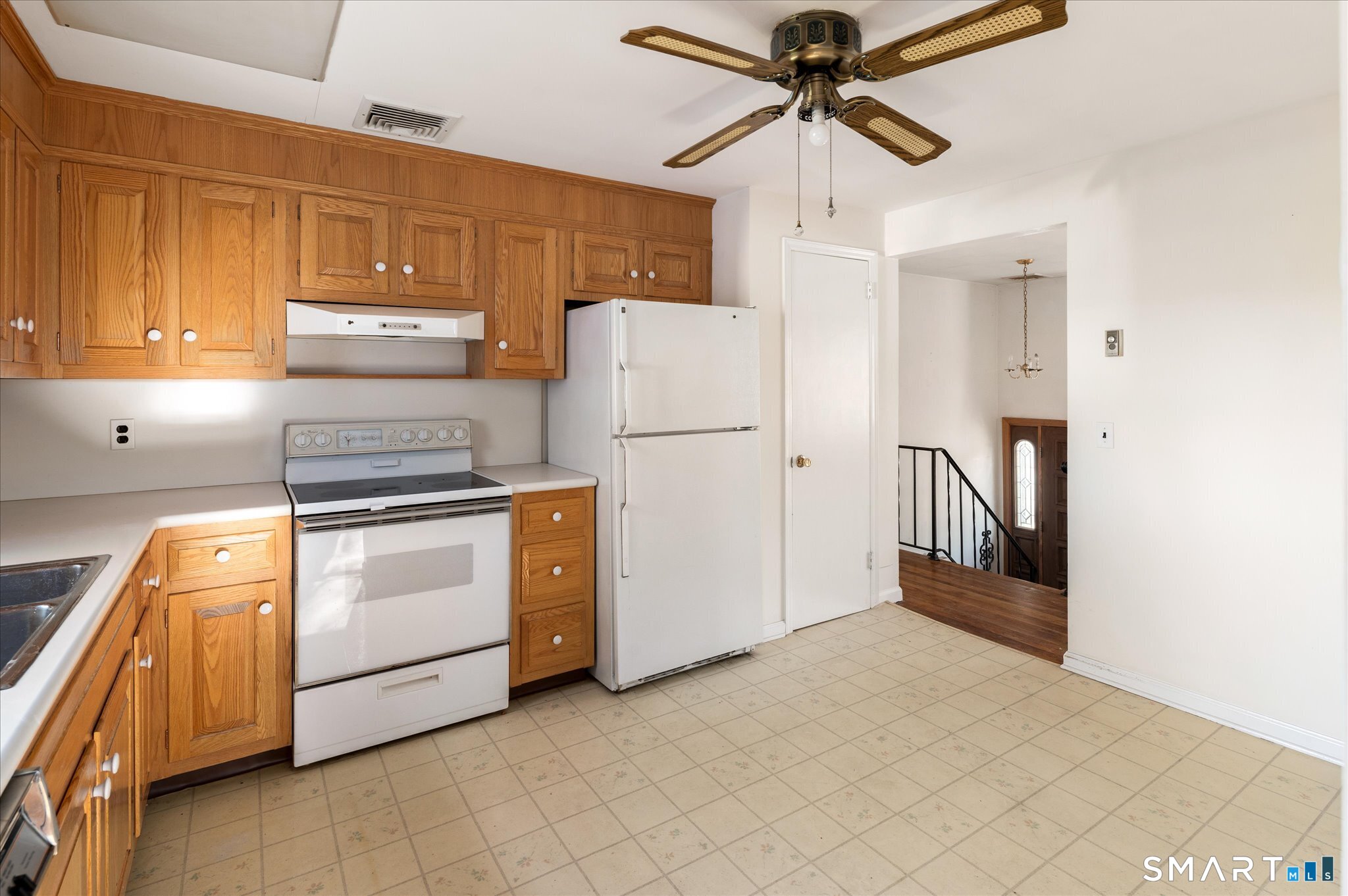 1154 Stillwater Road Stamford, CT 06902 - Photo 9 of 36