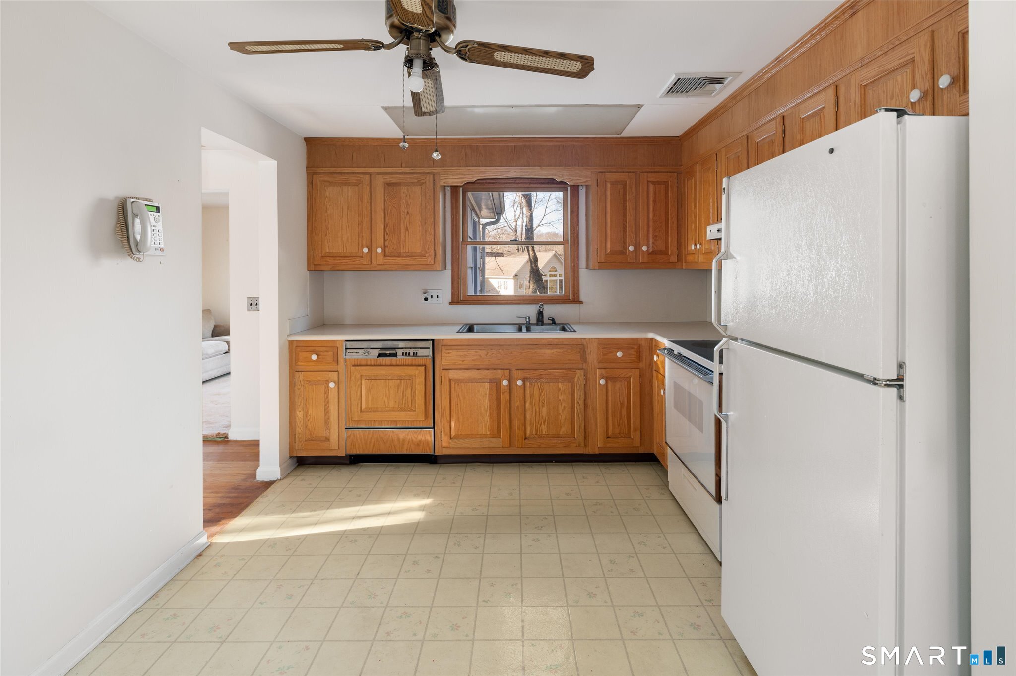 1154 Stillwater Road Stamford, CT 06902 - Photo 10 of 36