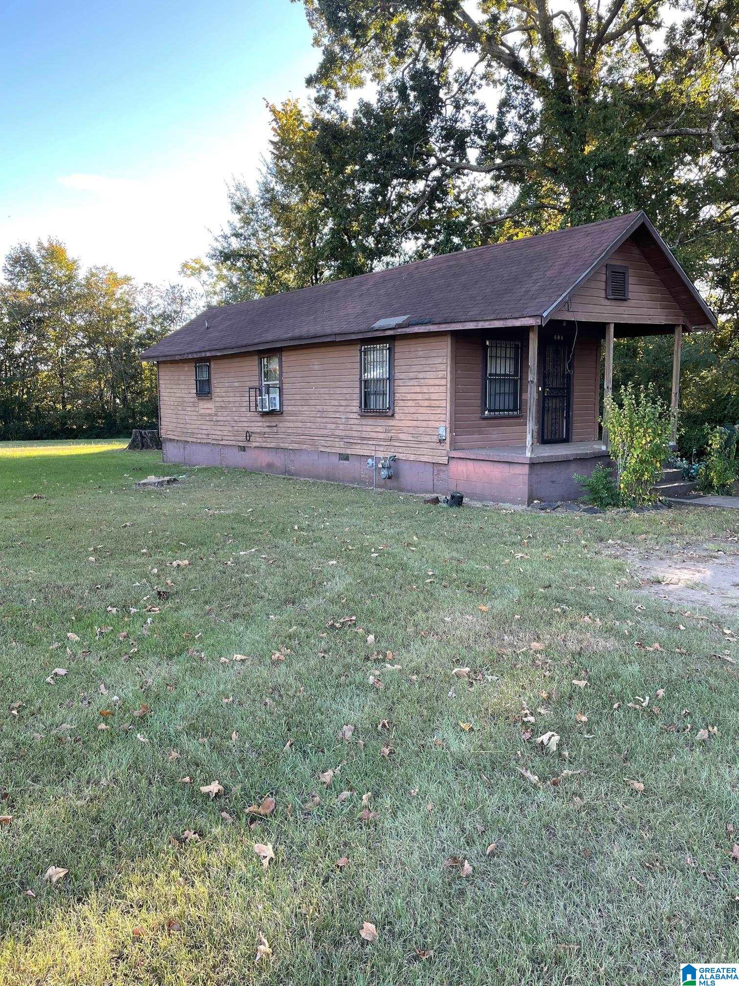 604 West 20th Street Anniston, AL 36201 - Photo 2 of 10