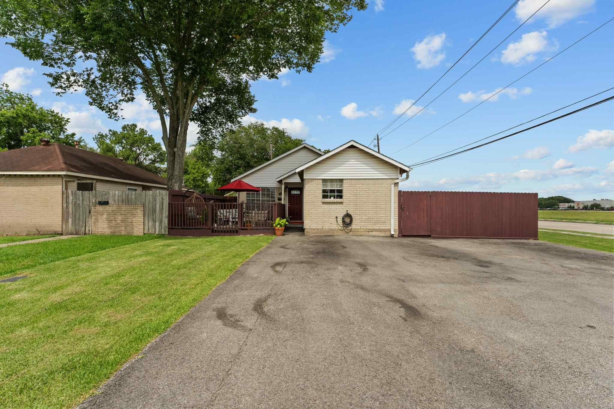 2102 North Pearland Avenue Pearland, TX 77581 - Photo 5 of 29